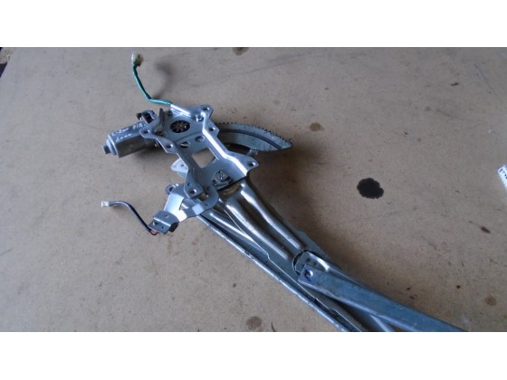Elevador Direito Elétrico Mitsubishi L200 2000 MR144596 ev485